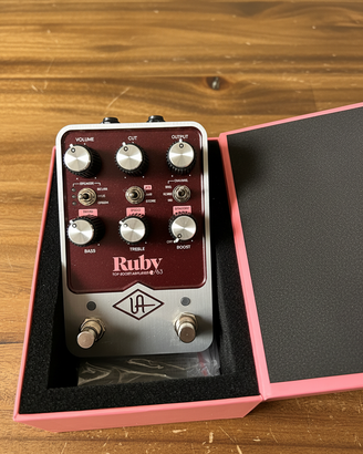 UAFX Universal Audio Ruby ’63 Top Boost Amplifier