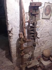 Trapano a colonna antico