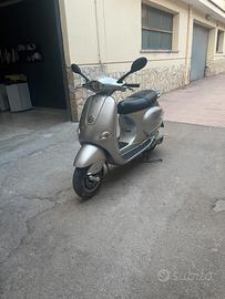 Vespa et4 150