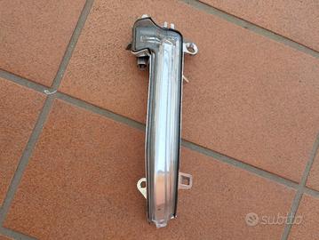freccia specchietto BMW sx