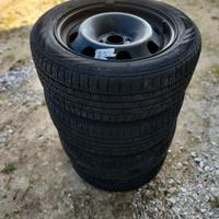 4 cerchi con gomme invernali 