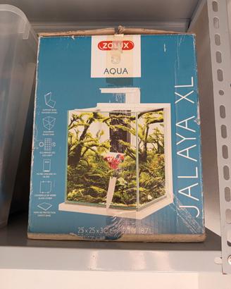acquario con filtro e lampada