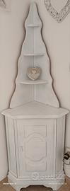 Angoliera stile shabby 