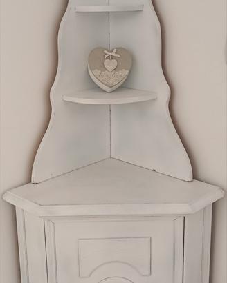 Angoliera stile shabby 