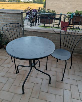 tavolo rotondo e sedie da esterno 
