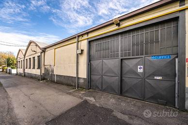 Immobile di 768 m² con 4 locali a Cantù
