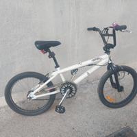 bicicletta bmx bianca
