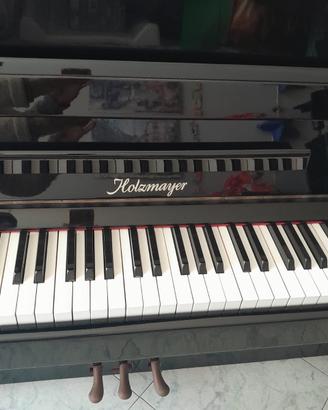 Pianoforte verticale nero