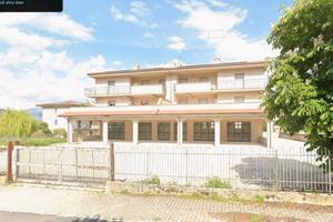 Locali commerciali di varie metrature