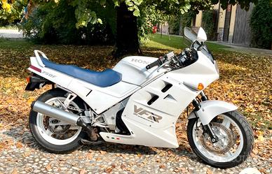 Honda VFR 750 F