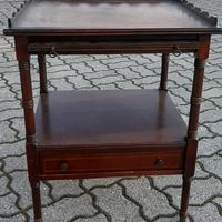 Tavolino in mogano di "servizio" primi '900