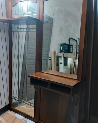 Specchiera ingresso con mensole in legno massello