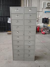 Cassettiera con stipetti