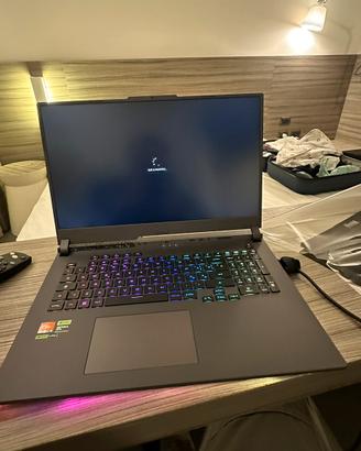 PC Gaming ASUS ROG Strix G17 + BUNDLE COMPLETO