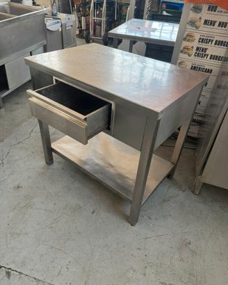 Tavolo inox con cassetto