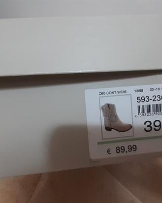Stivali Bata. Misura 39