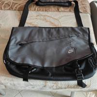 borsa nuova Nike mai usata 