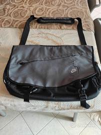 borsa nuova Nike mai usata 
