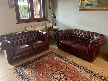 2 divani Chesterfield