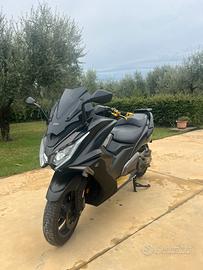 Kymco Ak 550