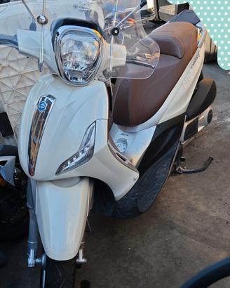 Piaggio Beverly 125/300