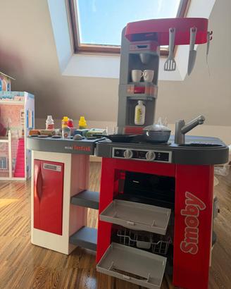 cucina con accessori 