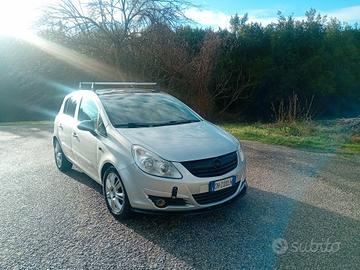 Opel Corsa 1.2 5 porte Club