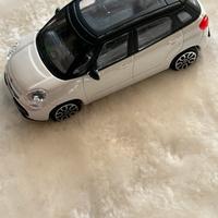 Modellino auto Fiat 500