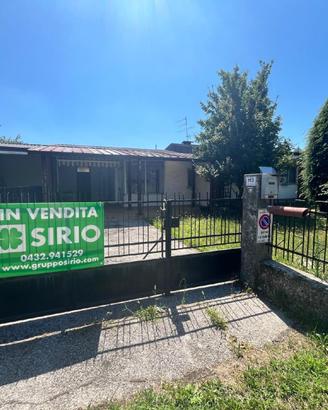 VILLASCHIERA TRICAMERE SU PIANO UNICO CON AMPIO...