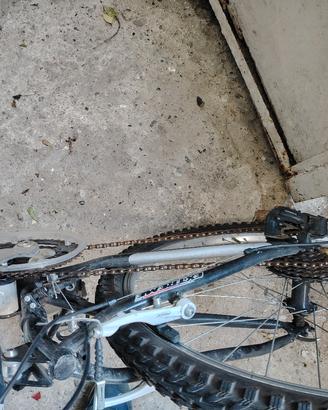 mountain bike ammortizzare da sistemare 