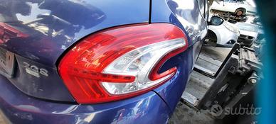 PEUGEOT 208 ANNO 2012 - STOP POSTERIORE DESTRO