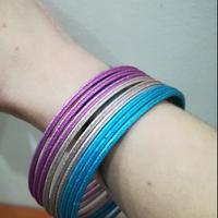 Bracciali in metallo colorati