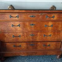 Comò in legno con cassetti e top in vetro