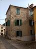 casa-in-pietra-su-3-piani-in-centro-paese