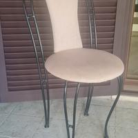 sedie in ferro battuto con rivestimento in tessuto