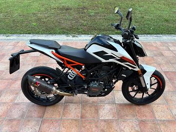 KTM duke 125