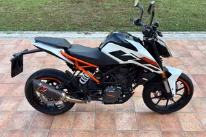 KTM duke 125