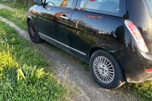 Ypsilon benzina gpl