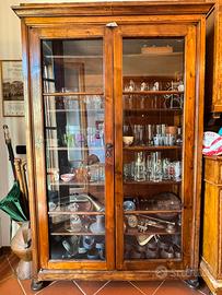 Vetrina antiquariato