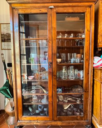 Vetrina antiquariato