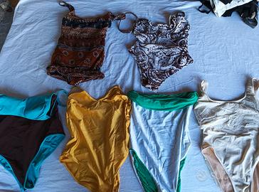 Lotto capi mare costumi interni e parei