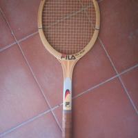 Racchetta in legno della Fila