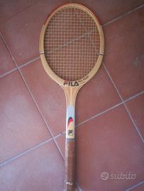 Racchetta in legno della Fila