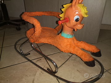 Cavallo a dondolo vintage
