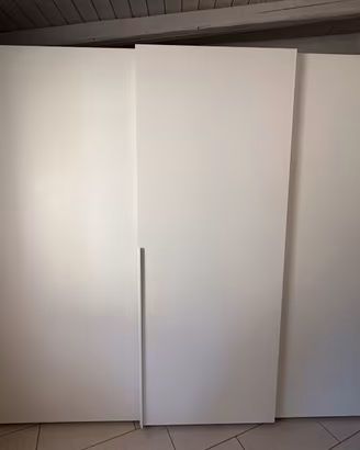 Armadio tre Ante scorrevoli laccato bianco