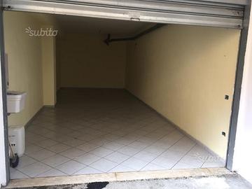 Garage sito in Pratola Serra