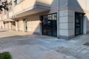 Ampio Locale Commerciale, Via Fiume, Monopoli