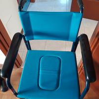 Surace sedia comoda ideale per anziani poco mobili