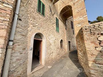 CASA SEMINDIPENDENTE A ASSISI