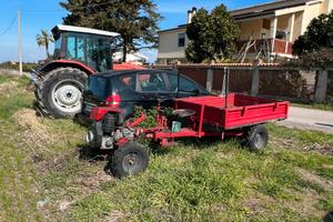 Trattore con rimorchio